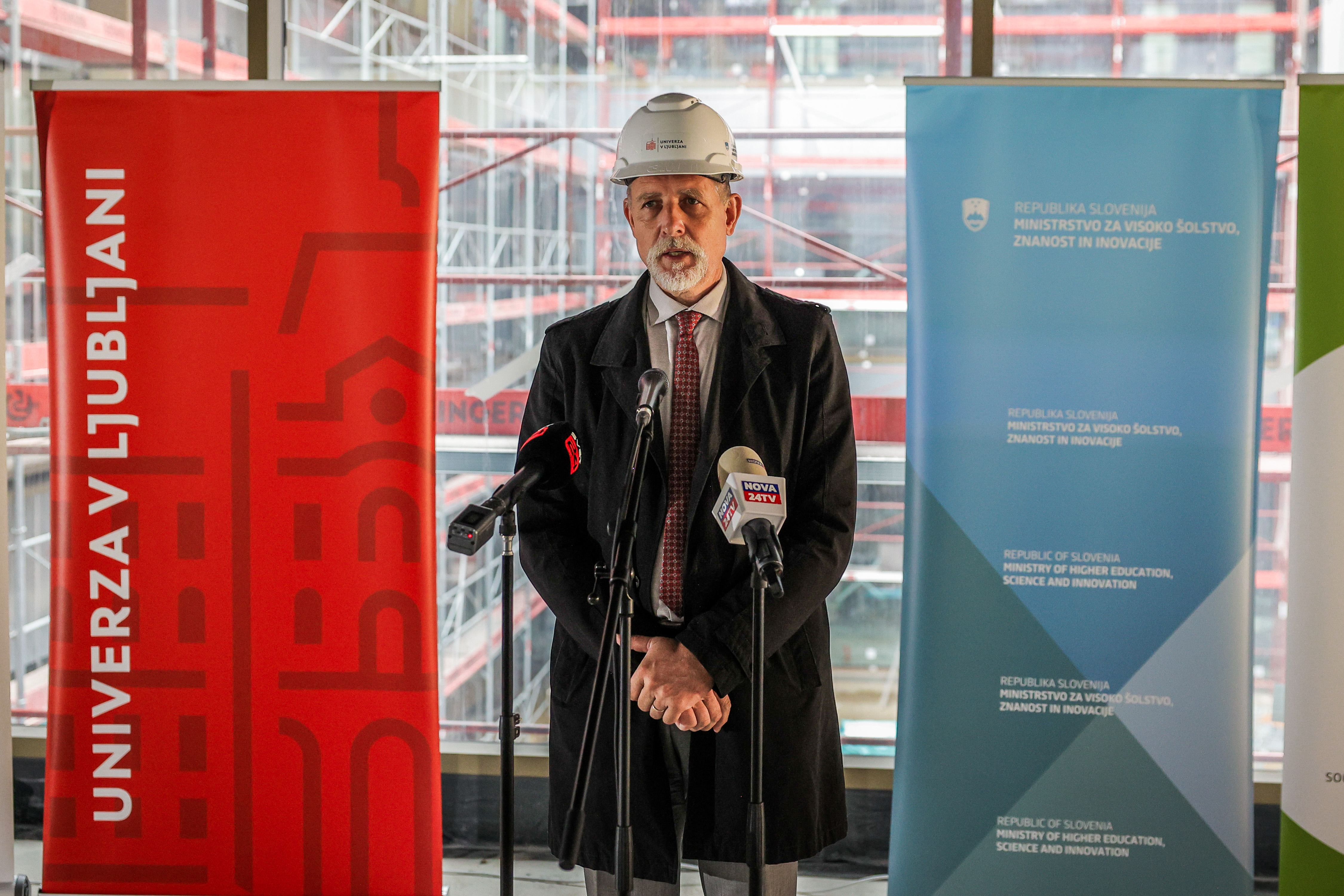 Prof. dr. Gregor Majdič.jpg