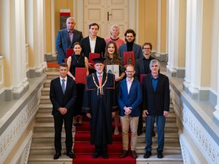 Vladimir Smrkolj in Aljoša Škorjanc (UL MF) sta med prejemniki nagrad in pohval dr. Uroša Seljaka za najboljše znanstvene objave študentk in študentov