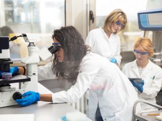 Nacionalne štipendije programa L'ORÉAL – UNESCO »Za ženske v znanosti« 2021