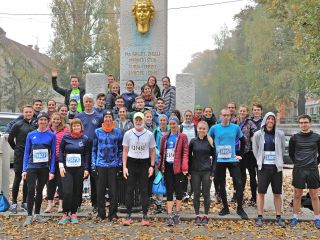 Skupina tekačev UL MF na 25. Ljubljanskem maratonu